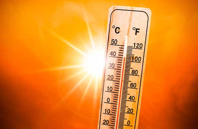 Thermometer depicting extreme temperature (Photo: Xurzon / iStock / Getty Images Plus)