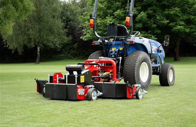 Verti-Cut Flex 2000 (Photo: Redexim)